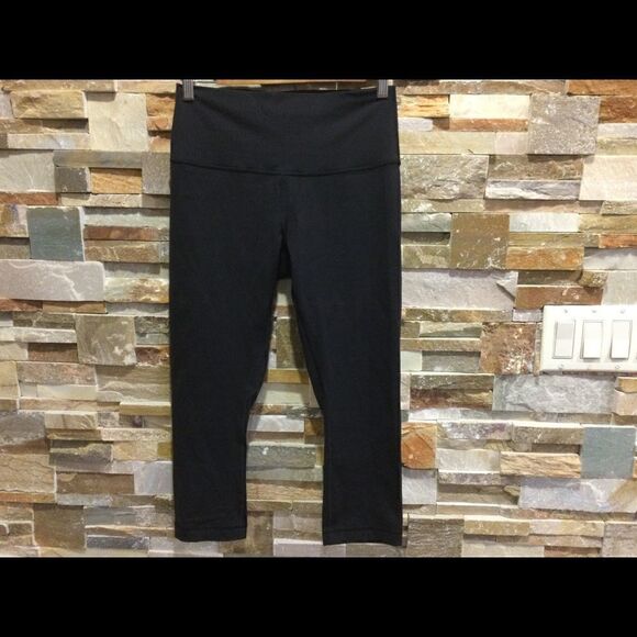 LULULEMON ATHLETICA Sport Capri   - Picture 1 of 5